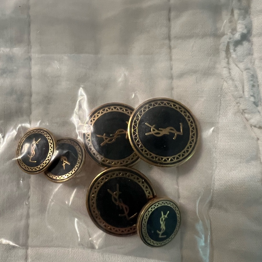 Yves Saint Laurent black enamel and gold Buttons set of 6 - Picture 4 of 6